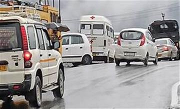 Bisforana:Jammu-Srinagar-National-Highway-opened-for-vehicle-movement